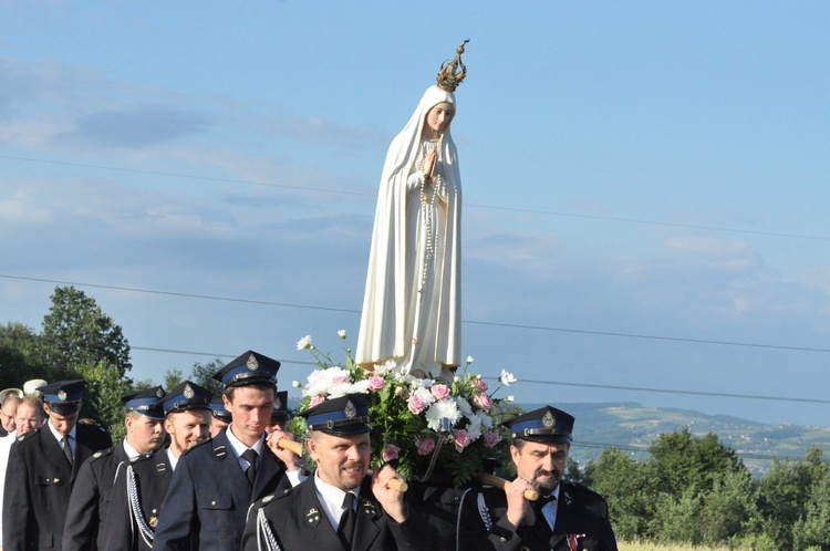 Z Trzetrzewiny i Brzeznej na Strzyganiec