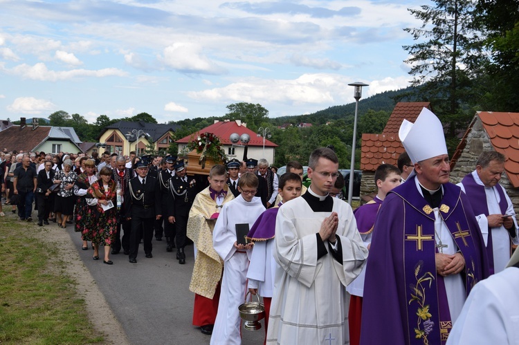 Pogrzeb ks. Zbigniewa Smajdora