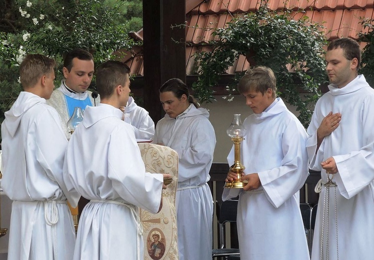 Odpust w Rychwałdzie z monstrancją fatimską