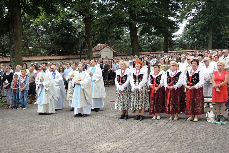 Odpust w Rychwałdzie z monstrancją fatimską