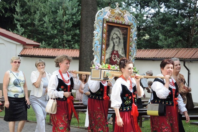 Odpust w Rychwałdzie z monstrancją fatimską