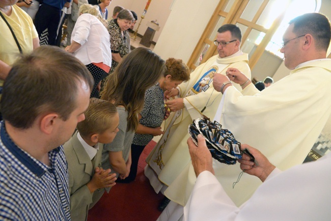 Przyjęcie szkaplerza w skarżyskim sanktuarium