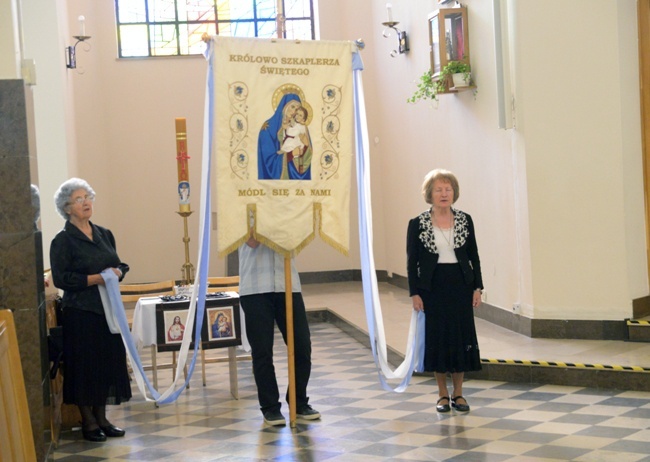 Przyjęcie szkaplerza w skarżyskim sanktuarium