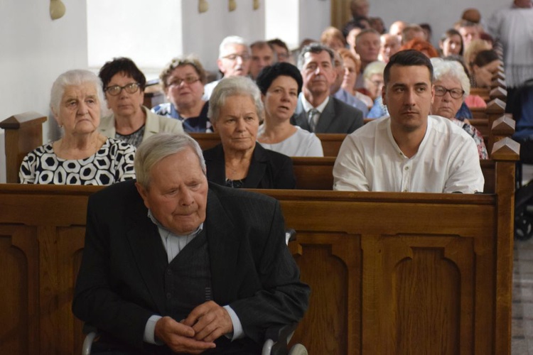 20-lecia parafii pw. Najświętszego Zbawiciela i Matki Bożej z Góry Karmel w Strzegomiu.