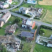 Widok z góry pokazuje, jakie szkody wyrządził żywioł.