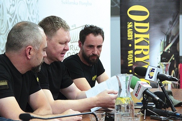 Badacze są zadowoleni z wyników swoich prac. Od lewej: Łukasz Orlicki, Krzysztof Krzyżanowski i Piotr Maszkowski.