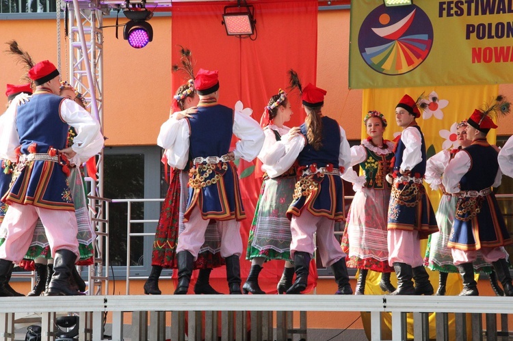 Festiwal folklorystyczny w Nowej Dębie