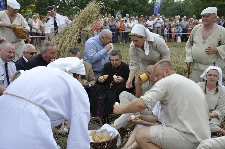 Łowickie Żniwa w skansnie w Maurzycach