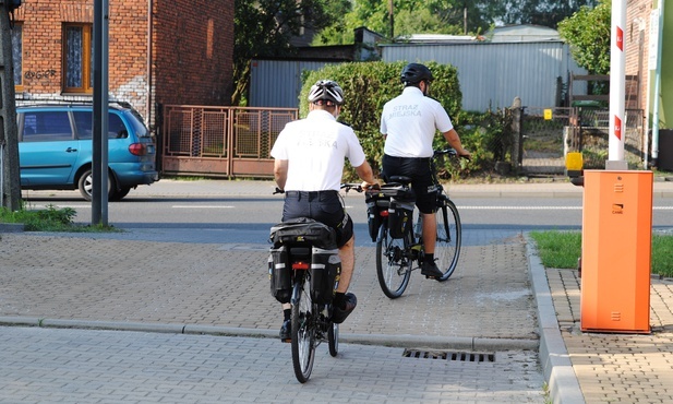 Strażnicy na rowerach elektrycznych