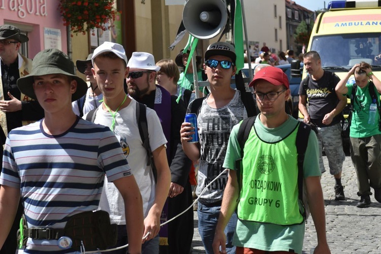 Ruszyła XIV Piesza Pielgrzymka Diecezji Świdnickiej na Jasną Górę