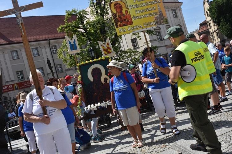 Ruszyła XIV Piesza Pielgrzymka Diecezji Świdnickiej na Jasną Górę