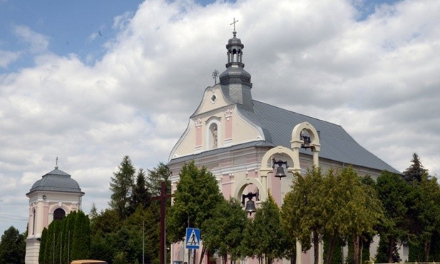 Kościół parafialny w Zakrzewie