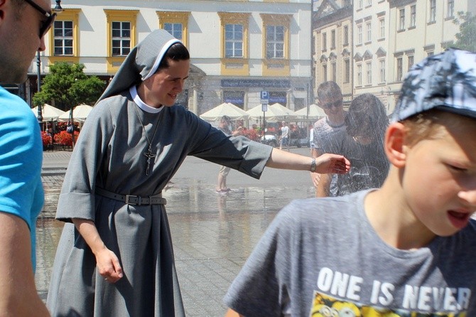 Kraków walczy z upałami