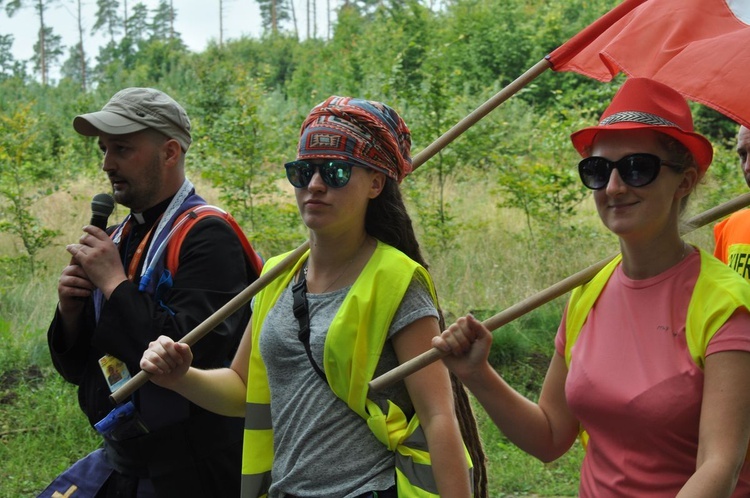 Pielgrzymka Piesza na Jasną Górę - drugi dzień drogi