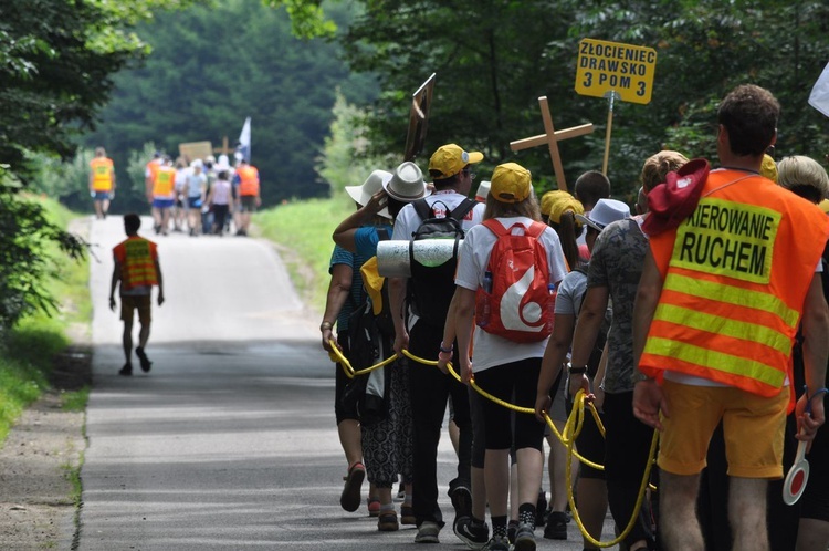 Pielgrzymka Piesza na Jasną Górę - drugi dzień drogi