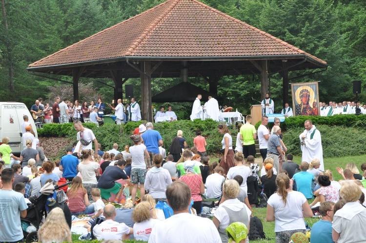 Pielgrzymka Piesza na Jasną Górę - drugi dzień drogi