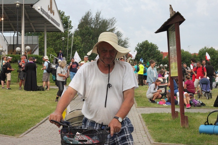 Z Trzebnicy w stronę Oleśnicy