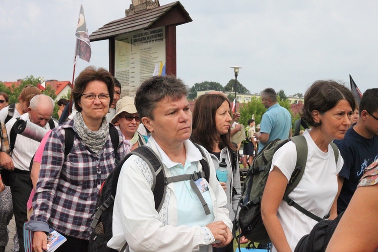 Z Trzebnicy w stronę Oleśnicy