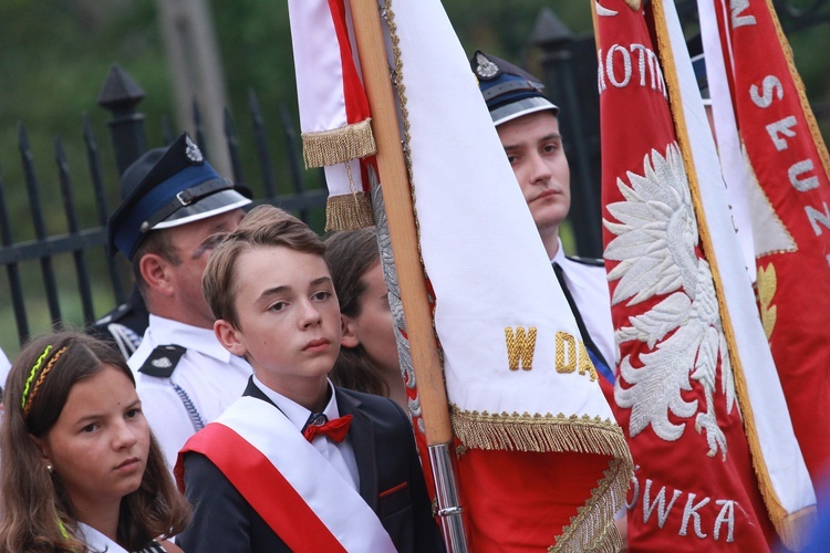 Lecieli pomóc Warszawie