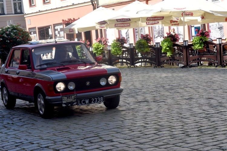 Zabytkowe samochody w Świdnicy