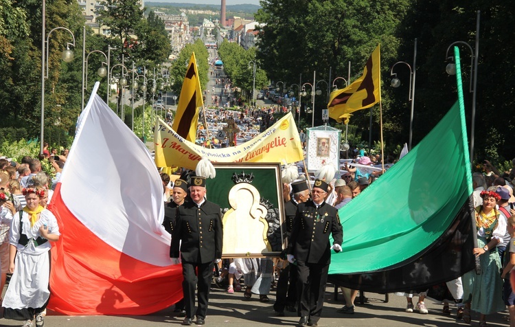 72. Pielgrzymka Rybnicka- dzień IV (wejście na wały)