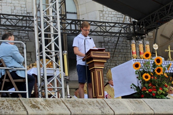 Wyjście Pieszej Pielgrzymki Krakowskiej z Wawelu na Jasną Górę