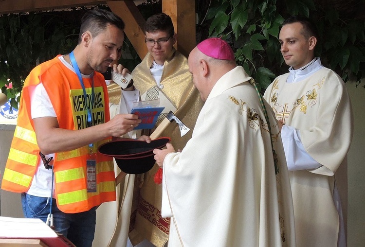 26. Piesza Pielgrzymka Bielsko-Żywiecka na Jasną Górę - Msza św. w Hałcnowie