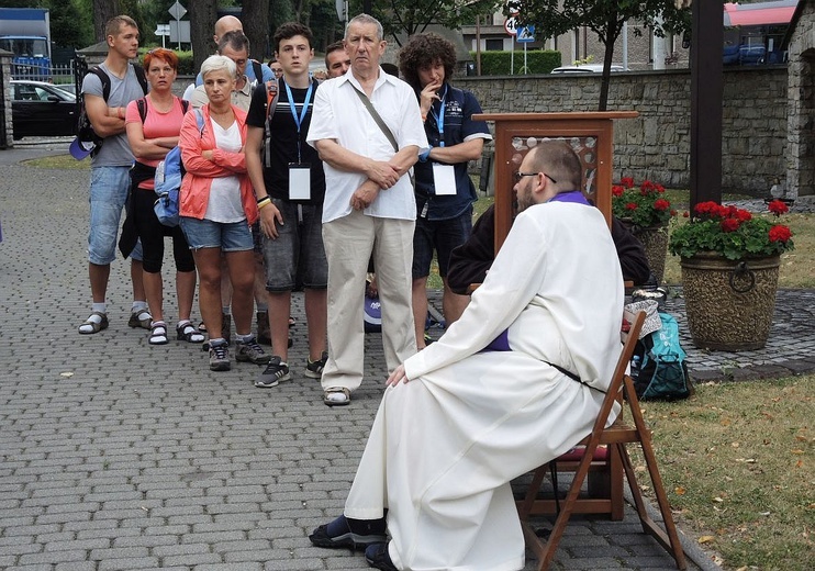 26. Piesza Pielgrzymka Bielsko-Żywiecka na Jasną Górę - Msza św. w Hałcnowie