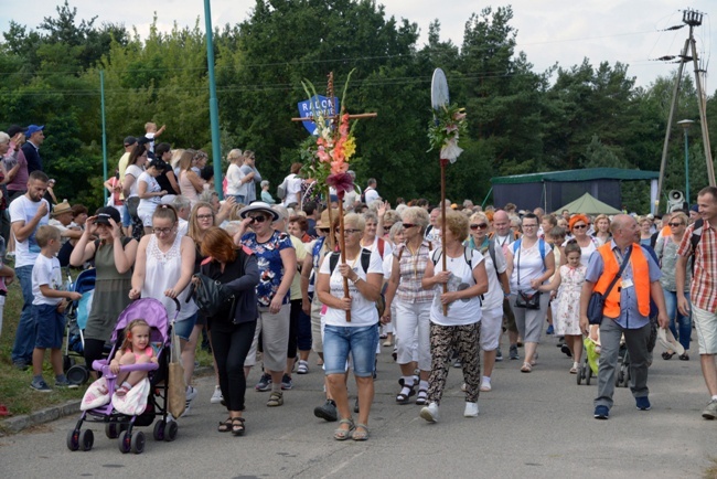 Wyruszyła pielgrzymka radomska na Jasną Górę