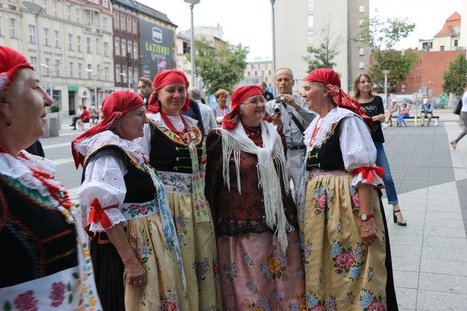 Spotkanie w strojach śląskich w Katowicach