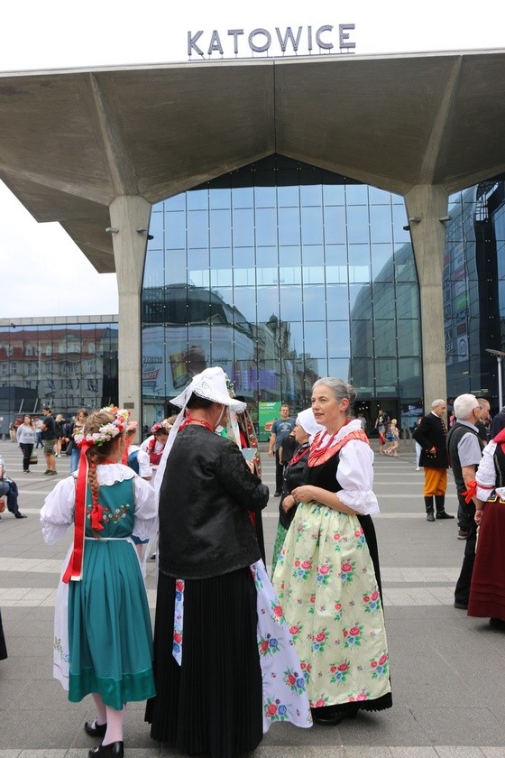 Spotkanie w strojach śląskich w Katowicach