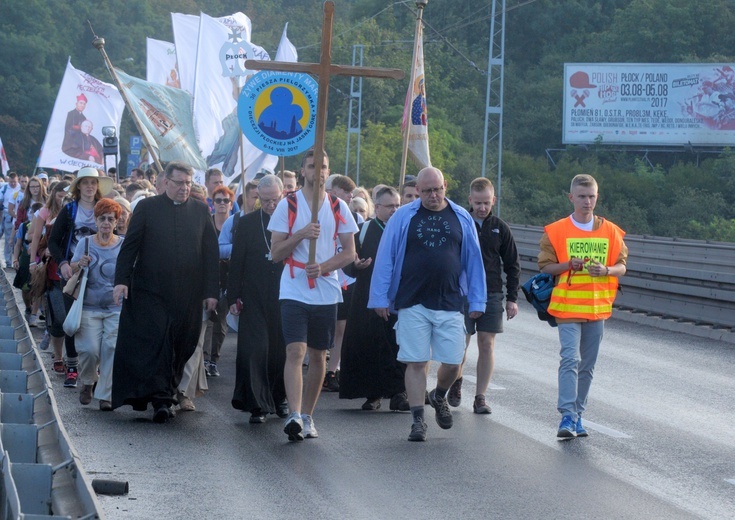 Wyjście pielgrzymki w obiektywie Jana Waćkowskiego