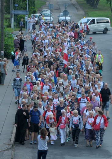 Wyjście pielgrzymki w obiektywie Jana Waćkowskiego