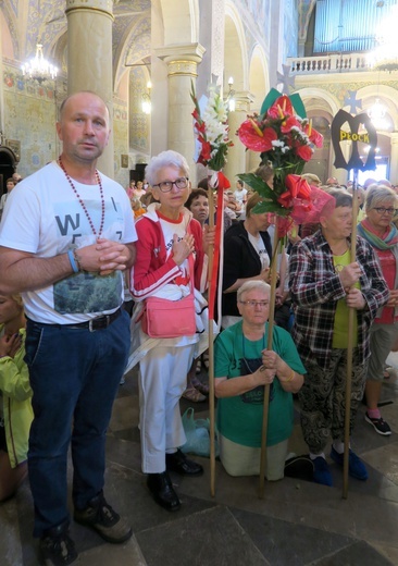 Wyjście pielgrzymki w obiektywie Jana Waćkowskiego