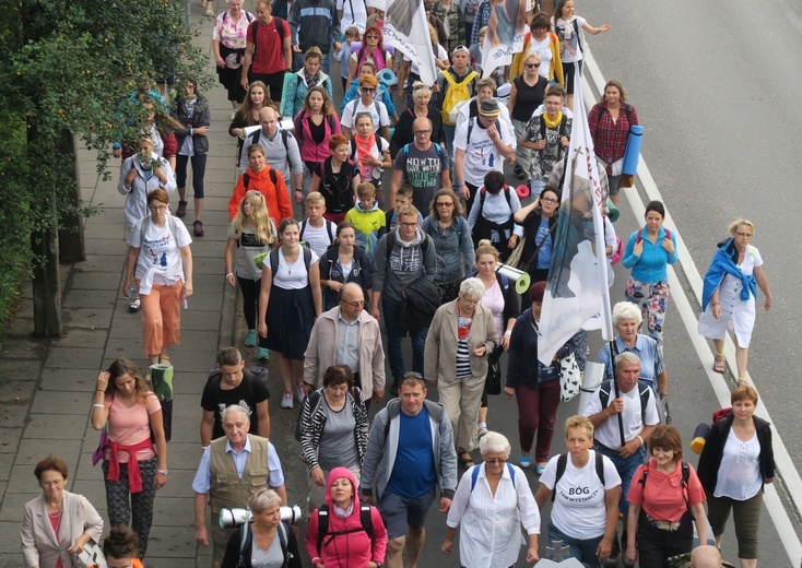 Wyjście pielgrzymki w obiektywie Jana Waćkowskiego