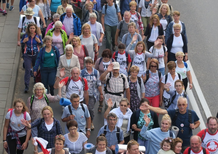 Wyjście pielgrzymki w obiektywie Jana Waćkowskiego