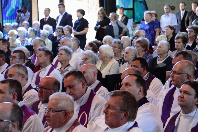 Uroczystości pogrzebowe śp. ks. Marka Leśniaka - Arka Pana