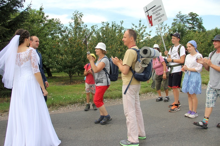 "Siedemnastki" w Lewiczynie. Pielgrzymkowy ślub