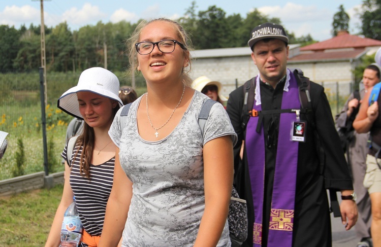 "Siedemnastki" w Lewiczynie. Pielgrzymkowy ślub