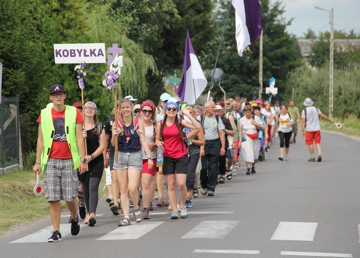 "Siedemnastki" w Lewiczynie. Pielgrzymkowy ślub