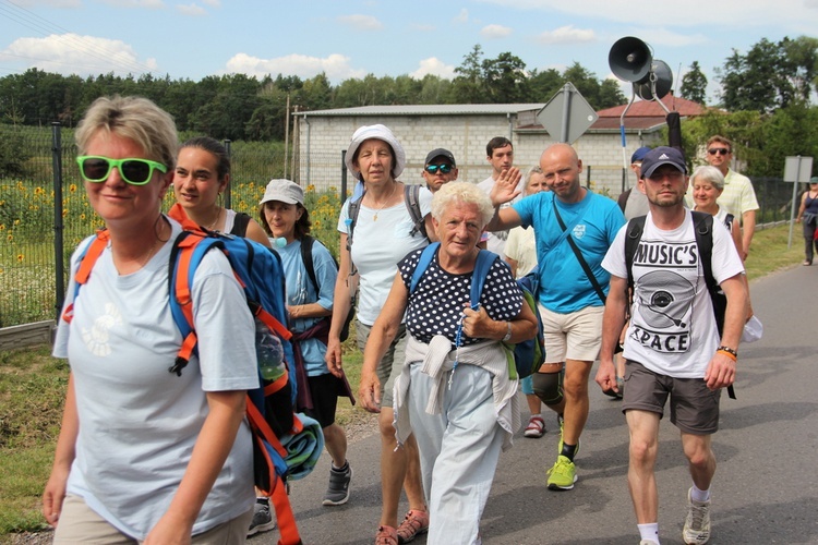 "Siedemnastki" w Lewiczynie. Pielgrzymkowy ślub