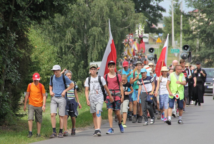 "Siedemnastki" w Lewiczynie. Pielgrzymkowy ślub