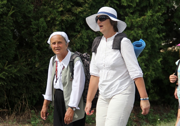 "Siedemnastki" w Lewiczynie. Pielgrzymkowy ślub