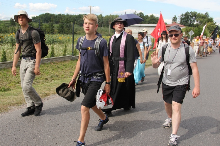 "Siedemnastki" w Lewiczynie. Pielgrzymkowy ślub