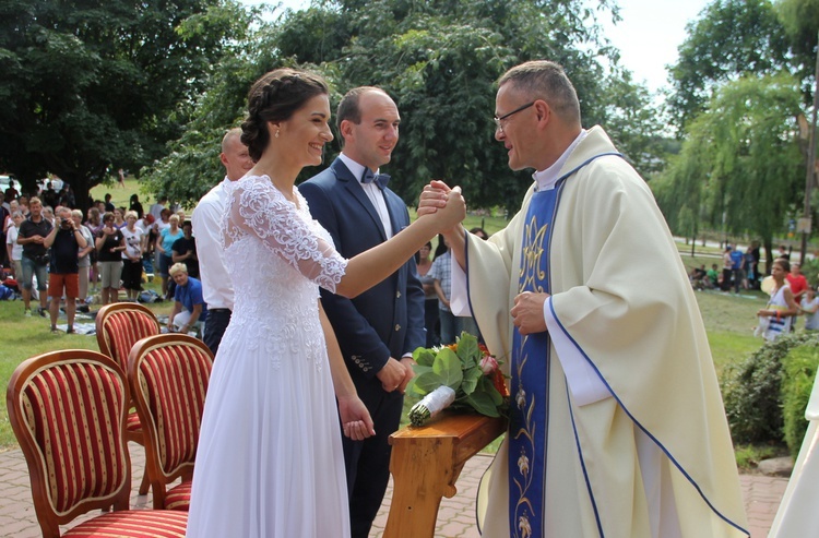 "Siedemnastki" w Lewiczynie. Pielgrzymkowy ślub