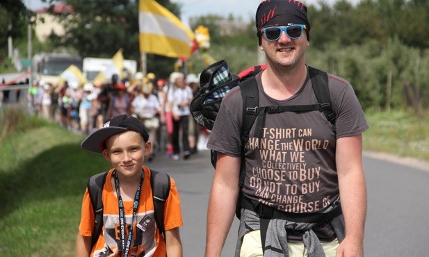 Z "Siedemnastkami" pielgrzymuje w tym roku ponad tysiąc osób