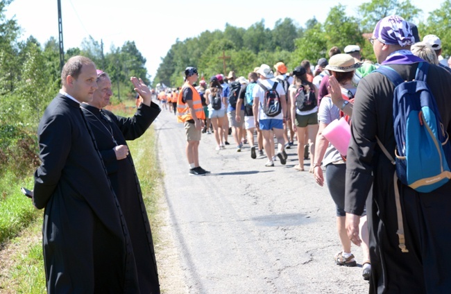 Kolumna radomska trzeci dzień w drodze