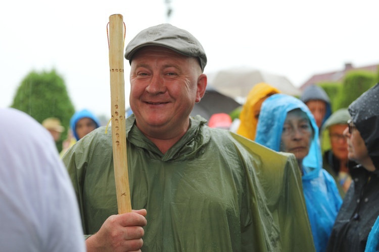 26. pielgrzymka z Hałcnowa na Jasną Górę - w Bielanach - 2017