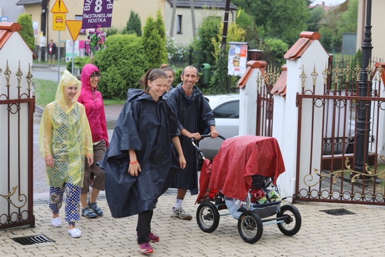 26. pielgrzymka z Hałcnowa na Jasną Górę - w Bielanach - 2017