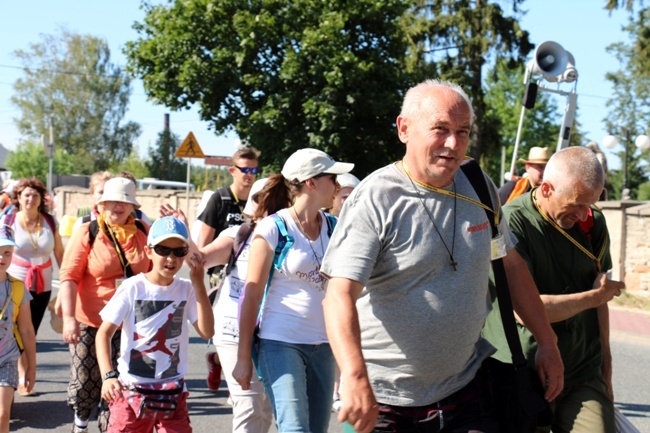 Kolumna skarżyska na szlaku pielgrzymkowym